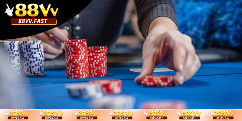 Nam-ro-meo-choi-poker-88VV-can-thiet